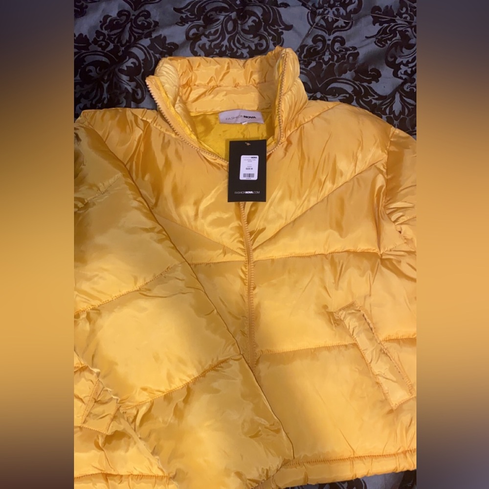 Fashion Nova Yellow Puffer Coat !